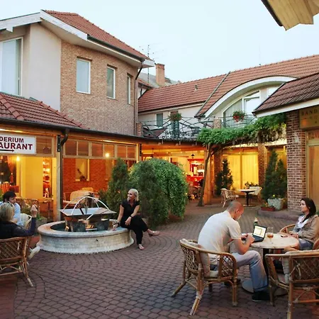 Banderium 3* Komárno